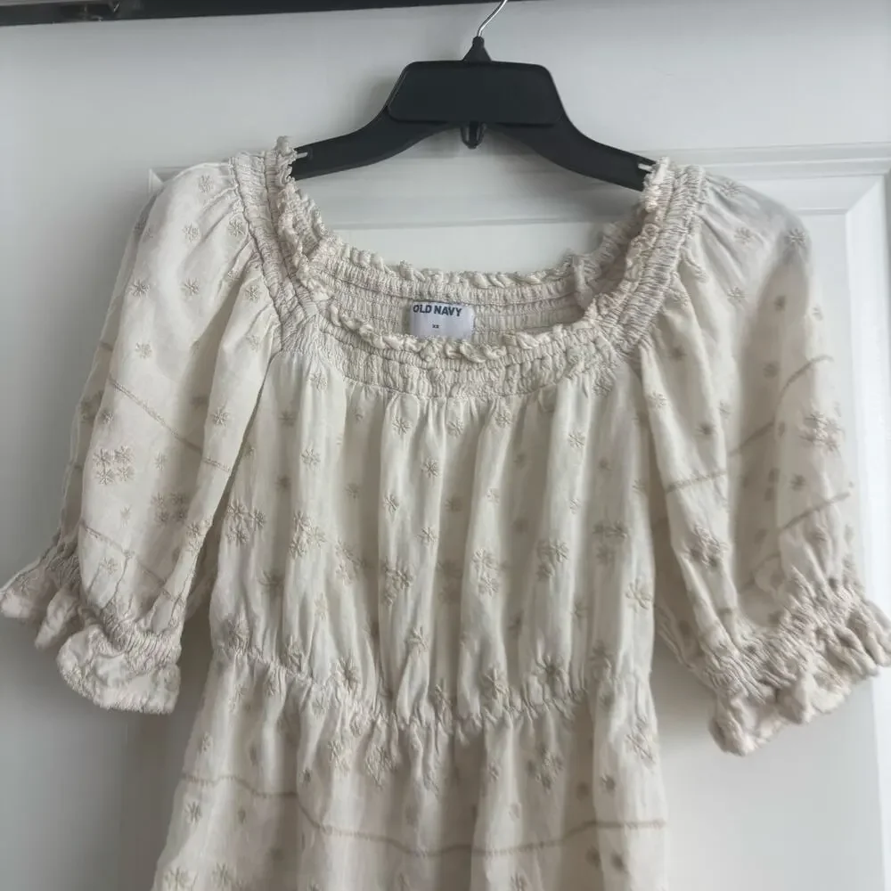 Old Navy Puff Sleeve‎ Smocked Prairie Cottage Milkmaid Embroidered Babydoll Top